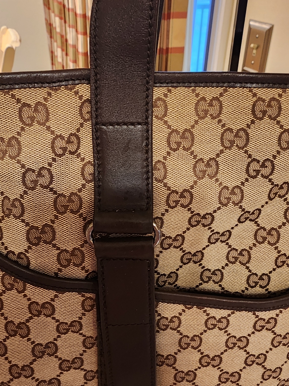 Gucci Beige GG Supreme Canvas Tote with Dark Brown Leather Trim - Picture 2 of 16